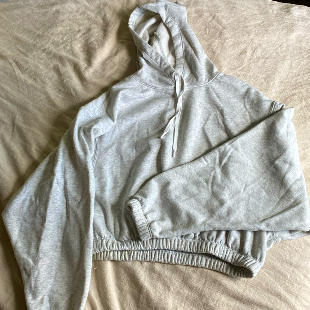 Size XS cropped pull over hoodie